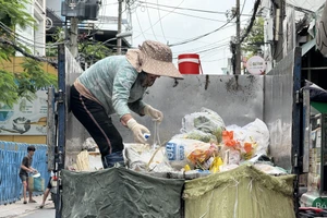 Tiền rác tháng 13: Sự sẻ chia quý giá hơn những tính toán rạch ròi