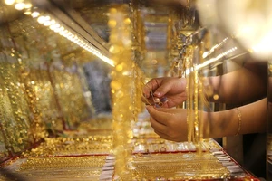 Vay vàng có bắt buộc phải trả vàng?