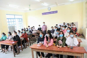 Ngày đầu Ninh Thuận cho học sinh đi học sau kỳ nghỉ do dịch 