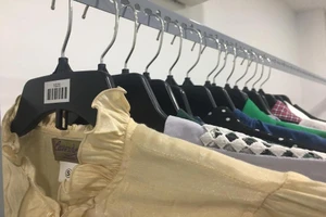 Những chuyện xúc động về 'tủ quần áo 0 đồng' mùa dịch 