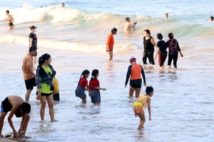 Khánh Hòa đón hơn 55.000 du khách trong dịp lễ Giỗ Tổ Hùng Vương