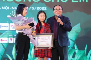 Nhà thơ Trần Đăng Khoa: 'Thời chúng tôi có cả dàn nhà thơ nhí, nhưng hiện giờ thì không'