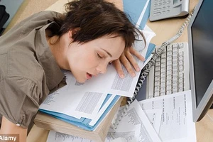 Cách thức giúp 'chiến thắng' cơn buồn ngủ trong giờ làm