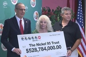 Mất ngủ, sụt cân vì trúng độc đắc