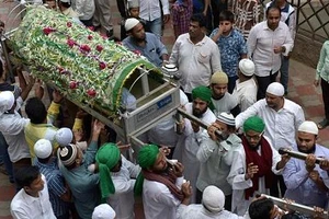 Giết 14 người thân rồi tự tử