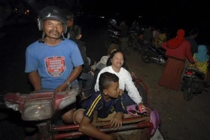 Indonesia: Hàng loạt dư chấn sau trận động đất mạnh 7,8 độ Richter