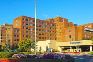 Chuỗi bệnh viện Mỹ tê liệt vì tin tặc