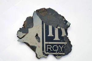 Phát hiện thêm 2 mảnh vỡ 'gần như chắc chắn' của MH370