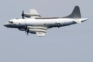 Máy bay Trung Quốc quấy rối máy bay Mỹ ở biển Đông