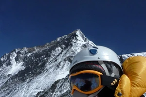 Mùa leo núi Everest năm nay rất nguy hiểm, đã có hai người chết