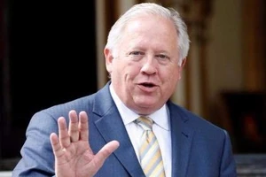 Thứ trưởng Ngoại giao Mỹ: Trung Quốc điên rồ ở biển Đông