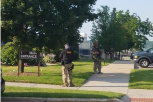 Mỹ: Xả súng tòa án, lại thêm hai cảnh sát chết