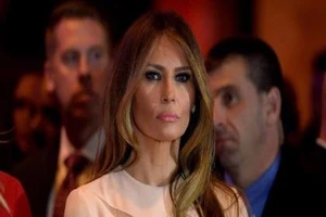 Nghi án Melania đạo văn vợ Obama: Người soạn bài phát biểu xin lỗi