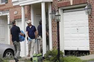 1 cảnh sát Mỹ ủng hộ tiền cho... IS