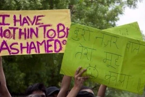 Ấn Độ khuyên du khách nữ không mặc váy ngắn