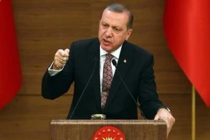 Thổ Nhĩ Kỳ đuổi hơn 11.000 giáo viên để 'càn quét' khủng bố