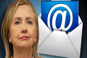 Nhà Trắng rất nỗ lực giải quyết vụ email bà Clinton