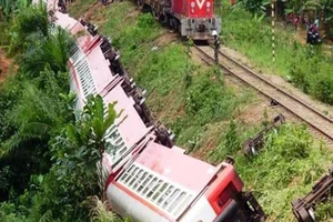 Lật tàu lửa, 55 người chết, gần 600 người bị thương