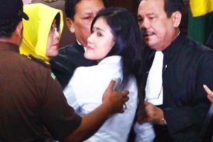 Giết bạn học bằng xyanua vì ghen tị chuyện tình yêu