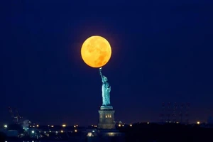 Siêu trăng lớn nhất 69 năm xuất hiện