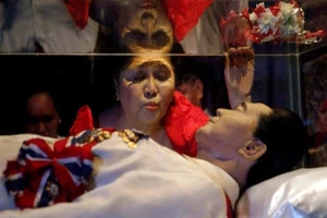 Di hài ông Marcos được mai táng ở nghĩa trang anh hùng