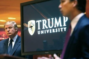 Ông Trump chi 25 triệu USD dàn xếp bê bối đại học Trump