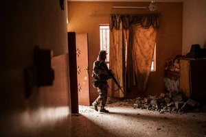 Iraq tái chiếm được 30% thành trì Mosul của IS