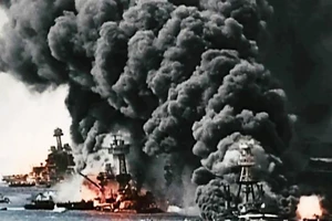 Thủ tướng Nhật đương nhiệm đầu tiên thăm Trân Châu Cảng