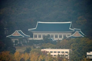 Dinh Tổng thống Hàn Quốc 'cấm cửa' điều tra viên