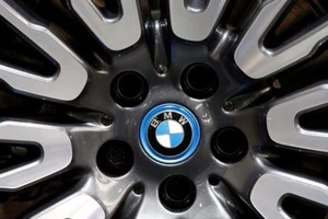 Trump đòi áp 35% thuế nhập khẩu với ô tô Đức