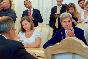 Quan chức tình báo, ngoại giao quyết từ chối Trump