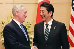 Ông Mattis vừa đi, Trung Quốc đưa tàu đến Senkaku