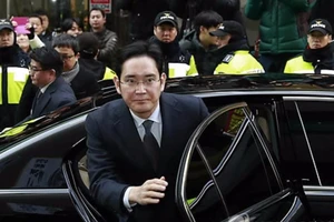 'Thái tử' Samsung trình diện chịu thẩm vấn vòng 2