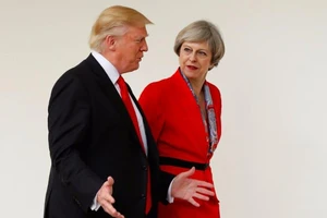 Cáo buộc sai, Nhà Trắng hối hả xin lỗi tình báo Anh