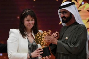 Dạy làm người tử tế, cô giáo đoạt giải 1 triệu USD