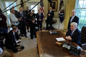 Ông Trump và phe Cộng hòa thất bại, không lật Obamacare