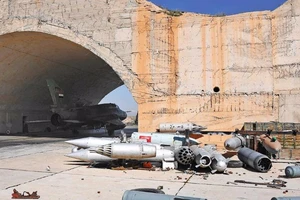 Sân bay Syria bị Mỹ nã tên lửa đã hoạt động lại