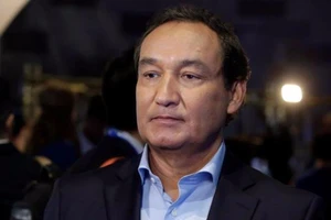 CEO United Airlines có nguy cơ mất nửa triệu đô thưởng