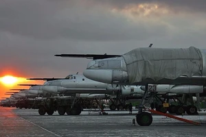 Máy bay ném bom Nga áp sát Mỹ 4 đêm liên tục