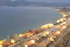 Triều Tiên tập trận bắn đạn thật để cảnh cáo Mỹ