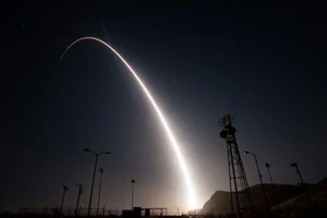 Mỹ bắn tên lửa xuyên lục địa ra Thái Bình Dương