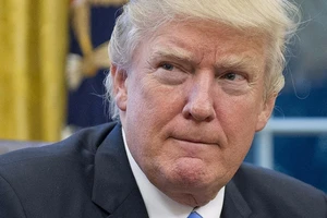 Lần đầu công du và phép thử cho ông Trump