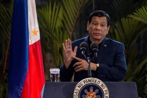 Ông Duterte lại bỡn cợt về cưỡng hiếp