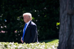 Ông Trump gọi cựu giám đốc FBI 'quá hèn nhát'