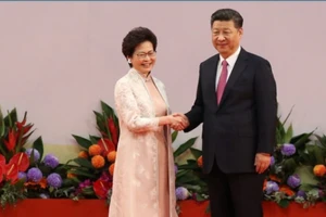 Bà Carrie Lam tuyên thệ nhậm chức trước ông Tập