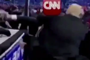 Ông Trump đưa lên Twitter video đấm liên hồi CNN