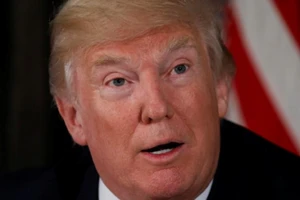 Ông Trump dọa xử Triều Tiên bằng 'hỏa lực và thịnh nộ'