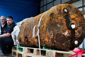 Đức sơ tán 60.000 người, tháo bom tấn từ Thế chiến 2