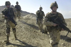 Taliban tấn công căn cứ Mỹ tại Afghanistan
