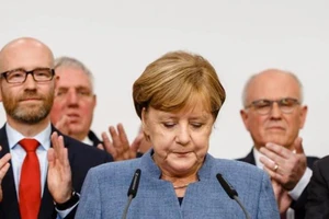 Bà Merkel thắng bất chấp 'cơn địa chấn' cực hữu